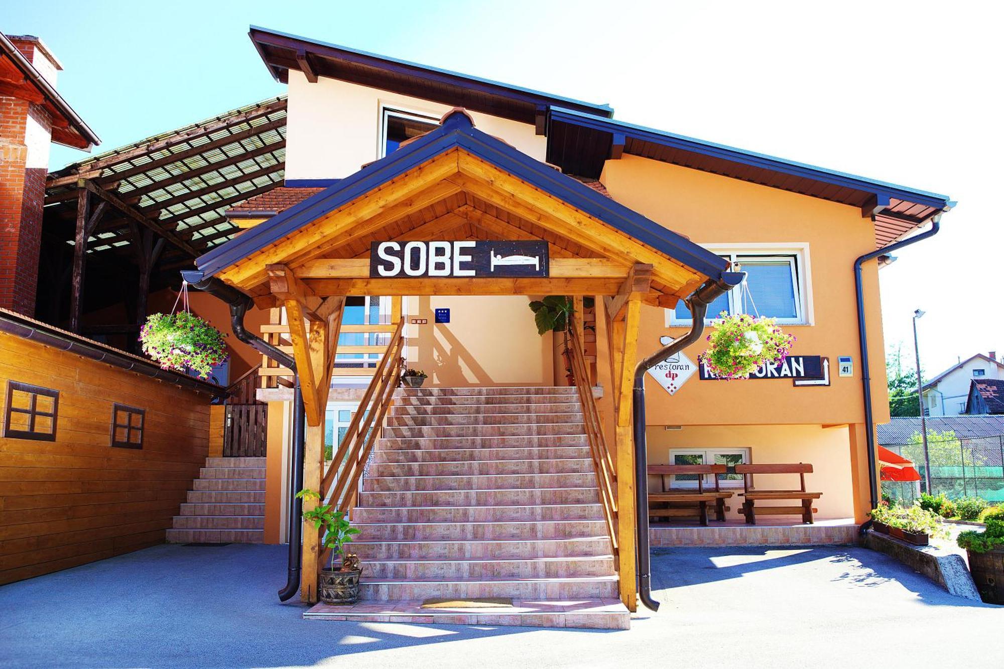 Bed And Breakfast Restaurant Dp Donji Zvecaj Exterior photo