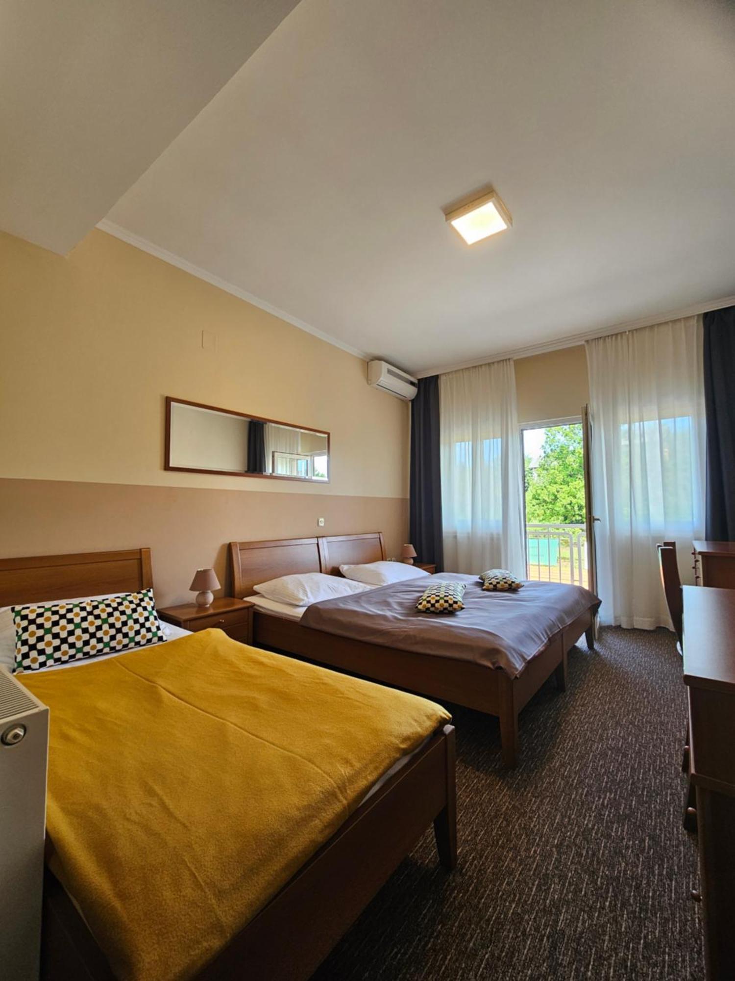 Bed And Breakfast Restaurant Dp Donji Zvecaj Room photo